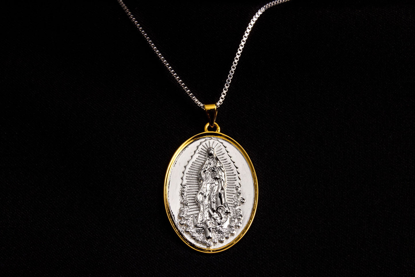 Medalla Guadalupana - Relieve 3D Plata y Oro